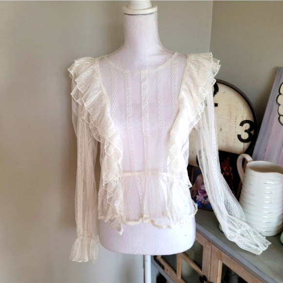 Forever 21 Tops - Forever 21 Lace Top